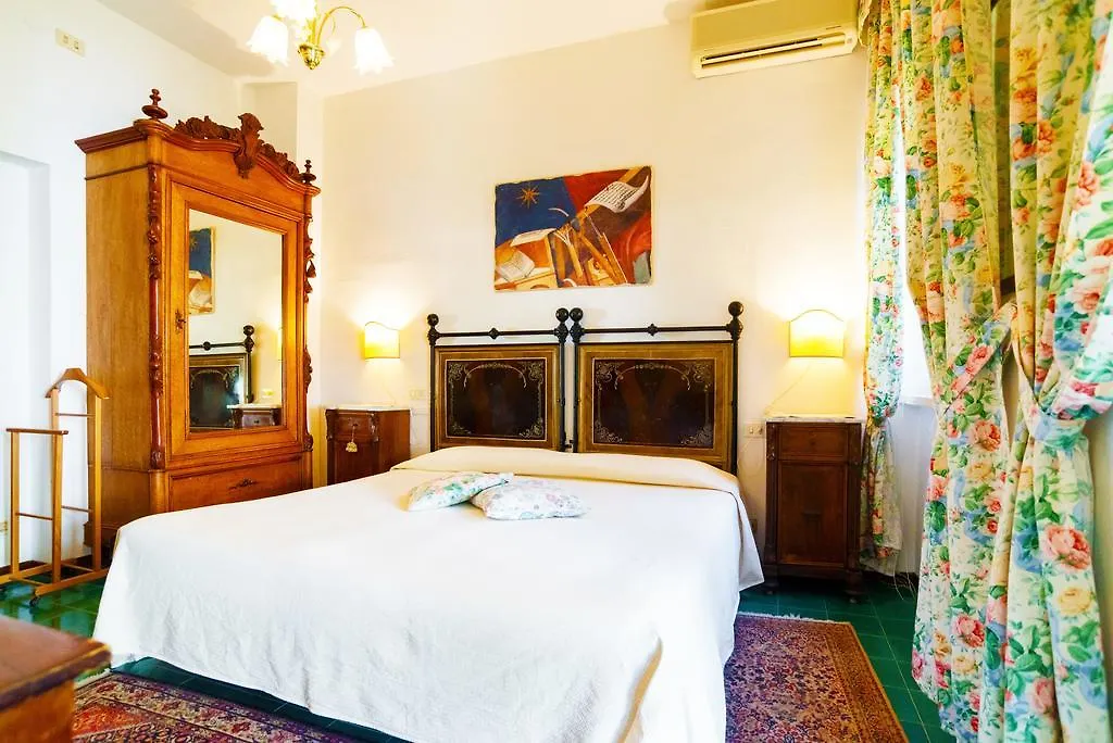 فندق مبيت وإفطار ساتورنيا B&B Villa Mirami
